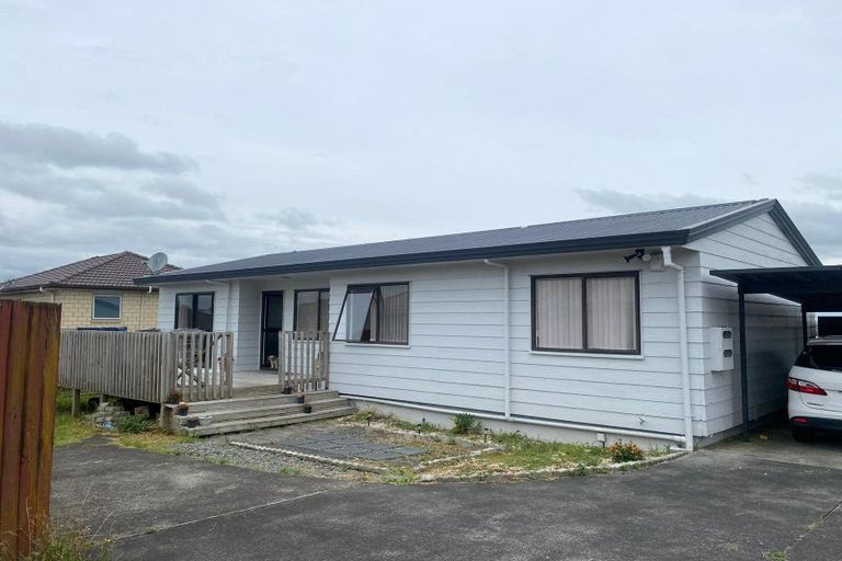 Photo of property in 2/10 Charisma Place, Randwick Park, Auckland, 2105