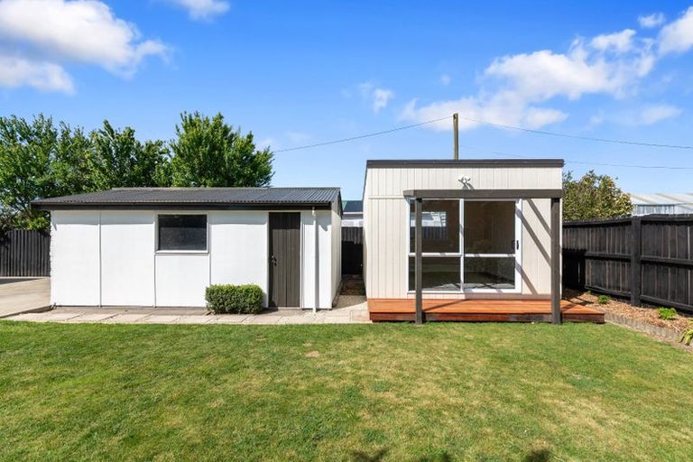 Photo of property in 17 Roberts Road, Hei Hei, Christchurch, 8042