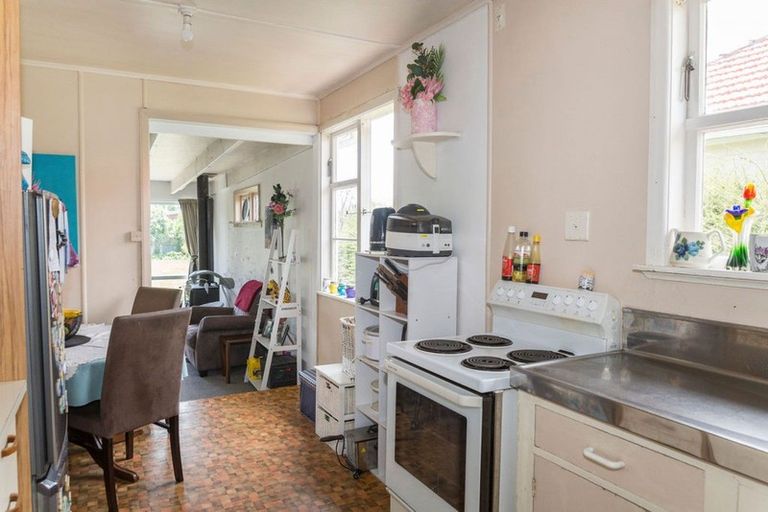 Photo of property in 4 Victor Street, Dannevirke, 4930