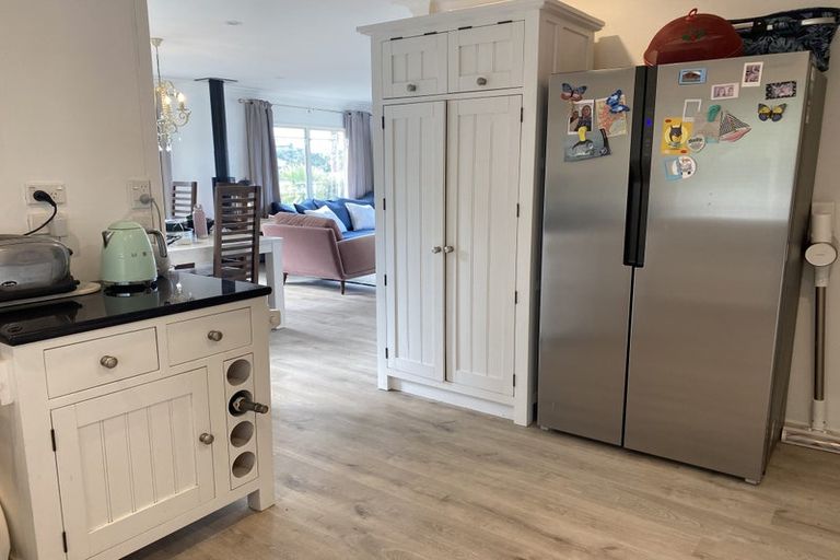 Photo of property in 39 Emlyn Place, Torbay, Auckland, 0630