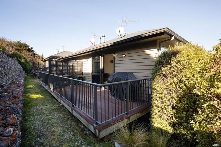 Photo of property in Arno Apartment, 9/8 Mckerrow Place, Sunshine Bay, Queenstown, 9300