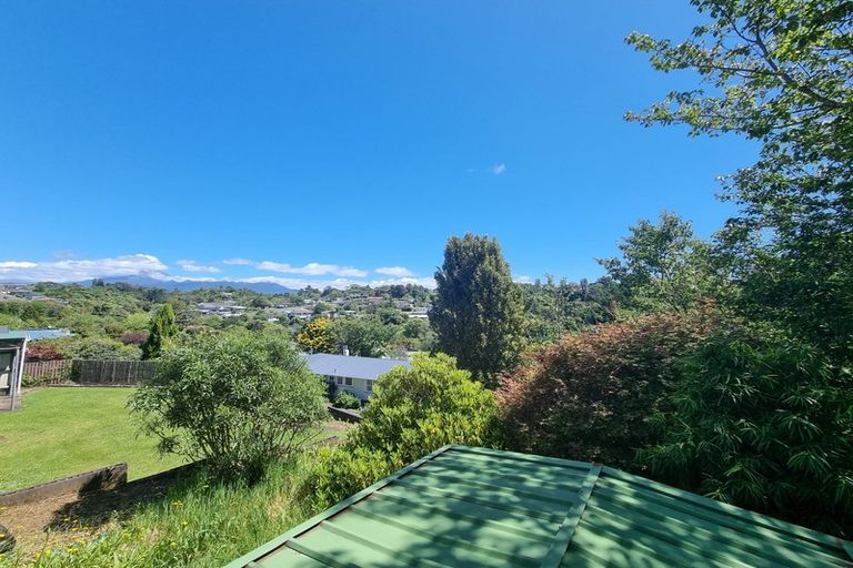 Photo of property in 102 Awanui Street, Merrilands, New Plymouth, 4312