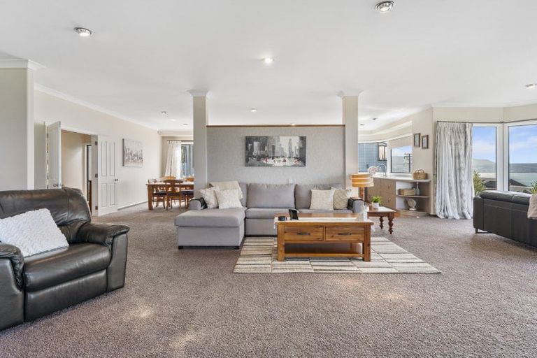 Photo of property in 82 Wakeman Road, Acacia Bay, Taupo, 3330