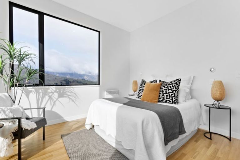 Photo of property in 5 Lancewood Lane, Queenstown, 9300