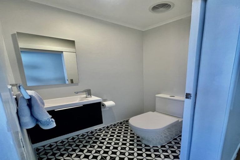 Photo of property in 1/40 Nile Road, Milford, Auckland, 0620