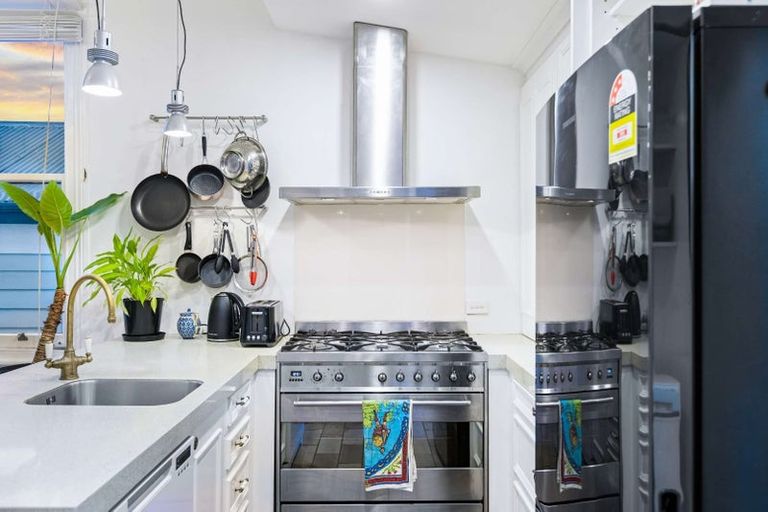 Photo of property in 11 Mostyn Street, Kingsland, Auckland, 1021