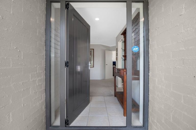 Photo of property in 2 Four Oaks Place, Pukekohe, 2120