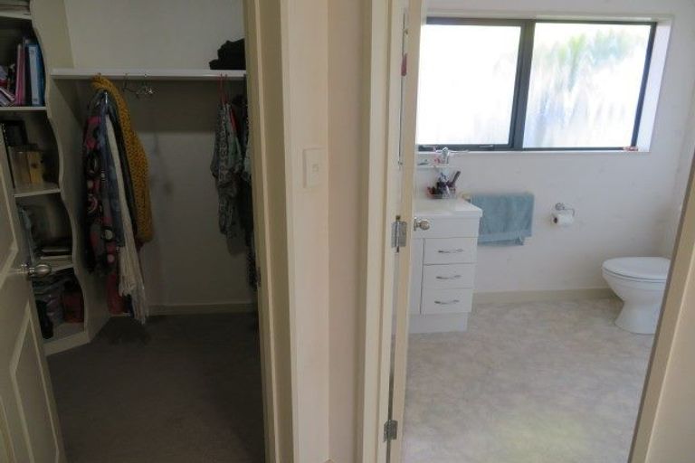 Photo of property in 12 Mana Place, Awapuni, Palmerston North, 4412