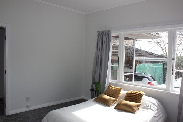 Photo of property in 1/48 Seabrook Avenue, New Lynn, Auckland, 0600