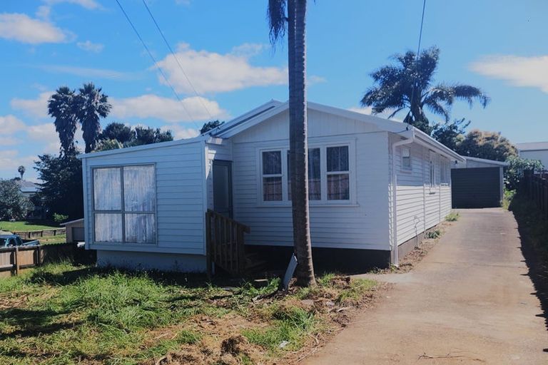 Photo of property in 41 Churchill Avenue, Manurewa, Auckland, 2102