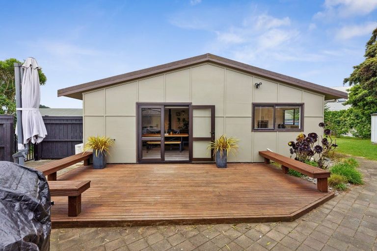 Photo of property in 24 Norfolk Crescent, Otaki Beach, Otaki, 5512