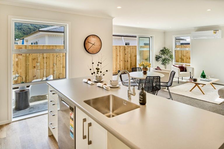 Photo of property in 3a Elm Street, Ebdentown, Upper Hutt, 5018