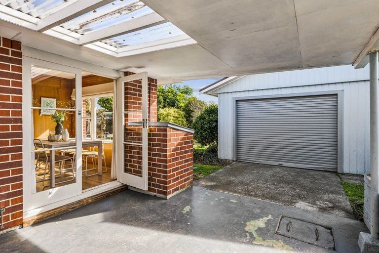 Photo of property in 6 Walton Avenue, Waikanae, 5036