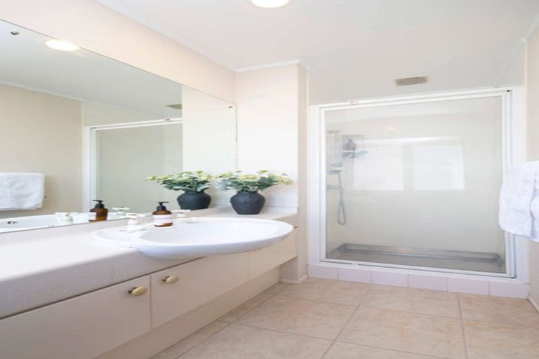 Photo of property in 3/6 Marbeth Court, Botany Downs, Auckland, 2010