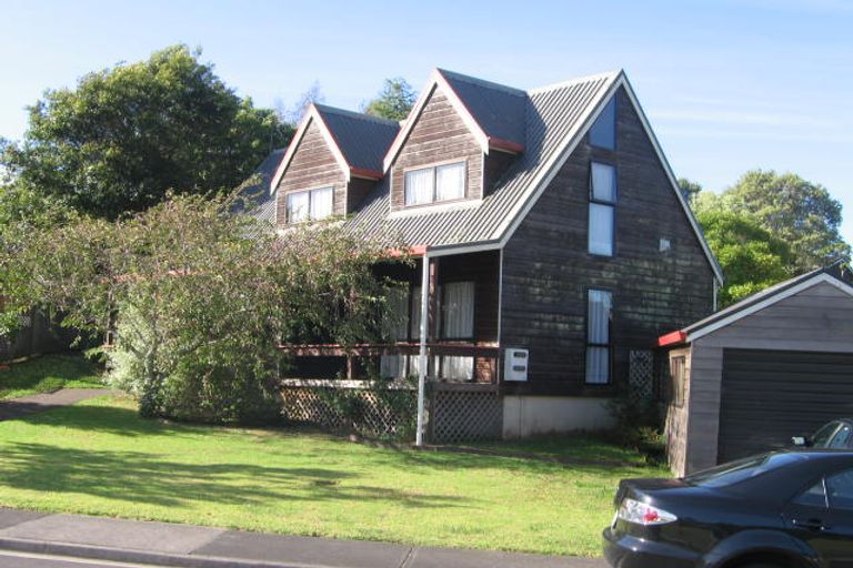 Photo of property in 7 Greenvalley Rise, Glenfield, Auckland, 0629