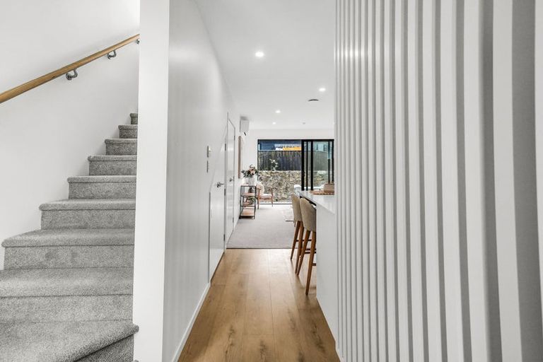 Photo of property in 9/10 Pascoe Avenue, Paremata, Porirua, 5026