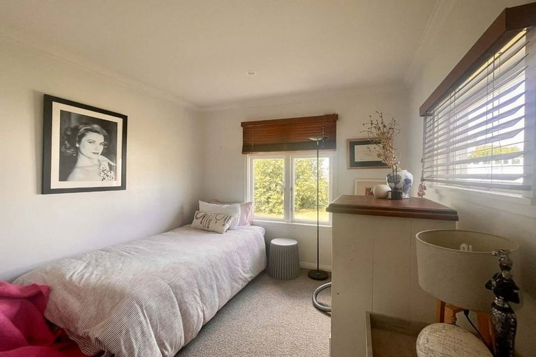 Photo of property in 57 Paynters Avenue, Strandon, New Plymouth, 4312