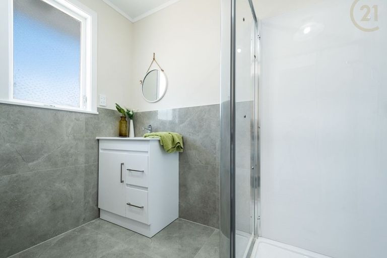 Photo of property in 22 Riverpark Crescent, Henderson, Auckland, 0610