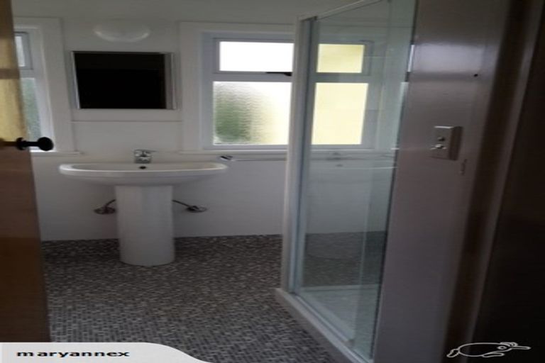 Photo of property in 186 Forrest Hill Road, Forrest Hill, Auckland, 0620