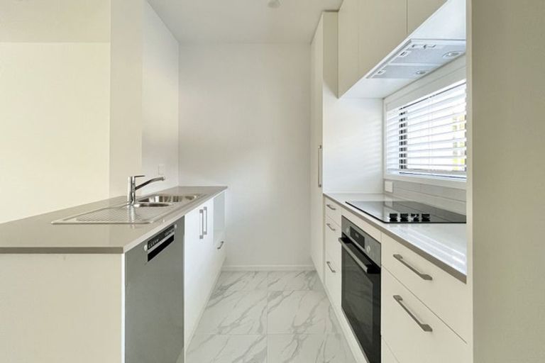 Photo of property in 3/3 Fairdale Place, Birkdale, Auckland, 0626