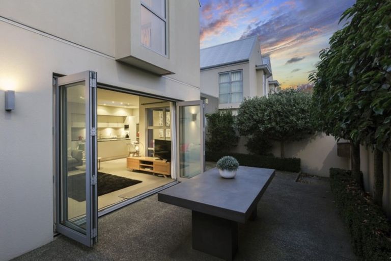 Photo of property in 38 Rhodes Street, Merivale, Christchurch, 8014