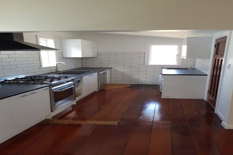 Photo of property in 58 Rotherham Terrace, Miramar, Wellington, 6022