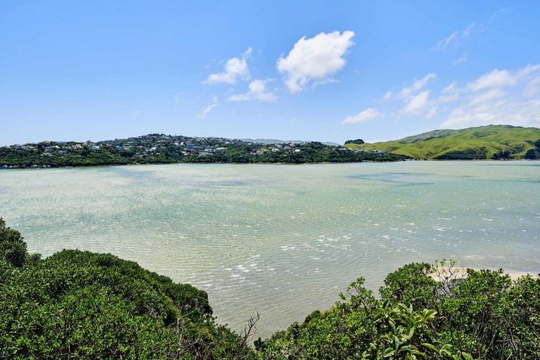Photo of property in 41 Seaview Road, Paremata, Porirua, 5024