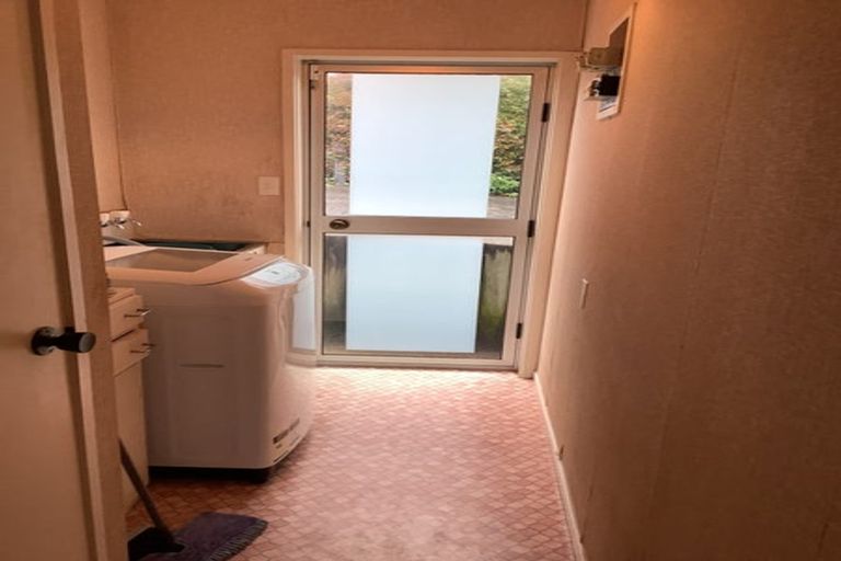 Photo of property in 1/8 Pupuke Road, Hillcrest, Auckland, 0627