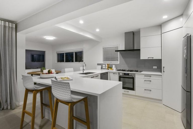 Photo of property in 10a Marama Street, Castor Bay, Auckland, 0620