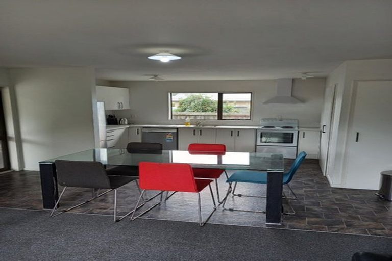 Photo of property in 25 Vicki Street, Sockburn, Christchurch, 8042