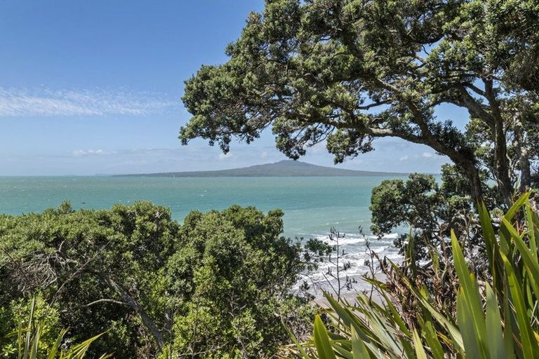 Photo of property in 1/21 Clifton Road, Hauraki, Auckland, 0622