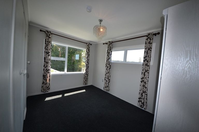 Photo of property in 16 Nutsey Avenue, Northcote, Auckland, 0627