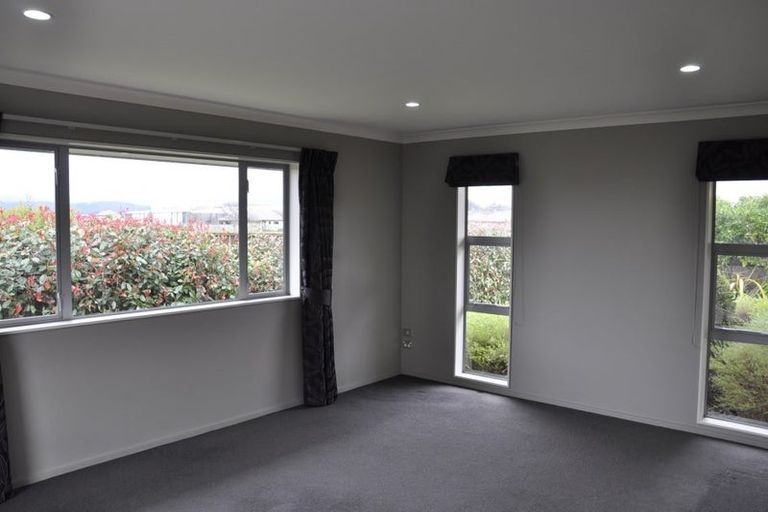 Photo of property in 51 Tennyson Avenue, Kelvin Grove, Palmerston North, 4414