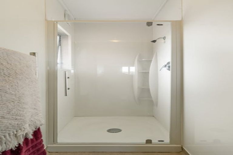 Photo of property in 2 Leeward Drive, Whitby, Porirua, 5024