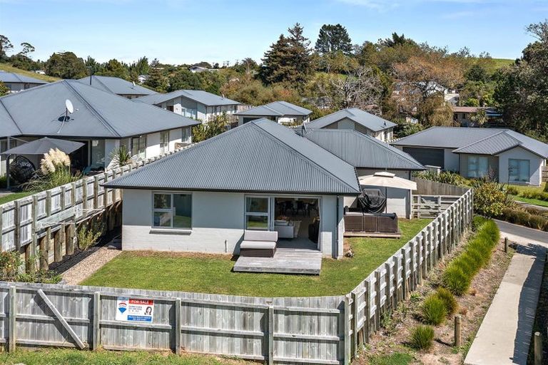 Photo of property in 35 Fairwater Road, Warkworth, 0910