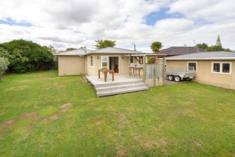 Photo of property in 25 Galway Avenue, Hokowhitu, Palmerston North, 4410