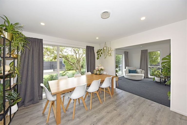 Photo of property in 7a Juniper Place, Burnside, Christchurch, 8053