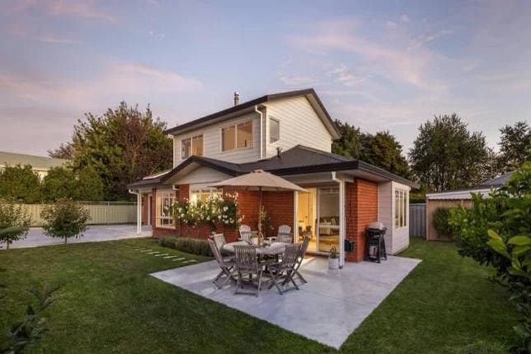 Photo of property in 55a Williams Street, Cambridge, 3434