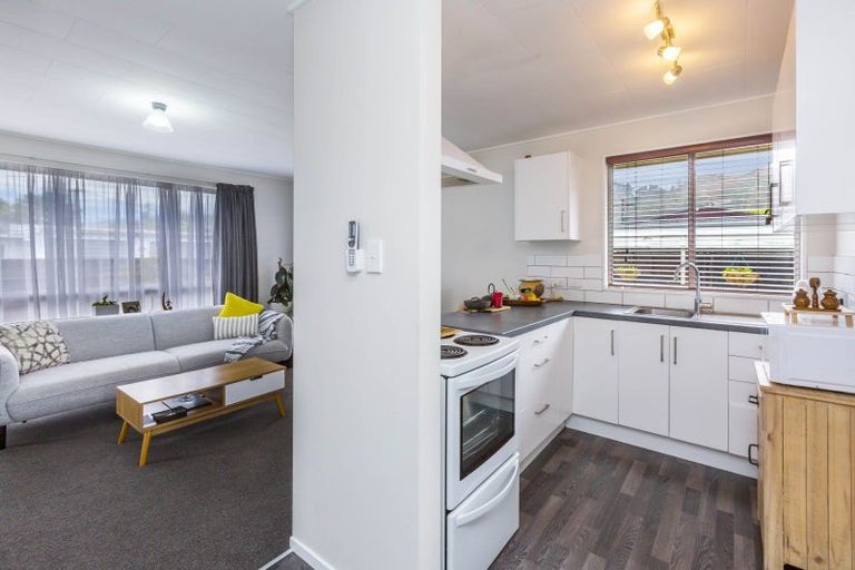 Photo of property in 3/12 Wilford Street, Wallaceville, Upper Hutt, 5018