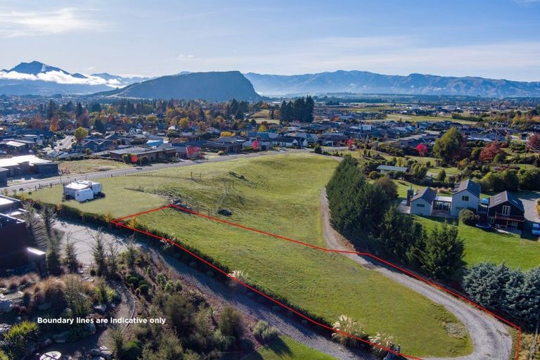 Photo of property in 14 Cochrane Close, Wanaka, 9305