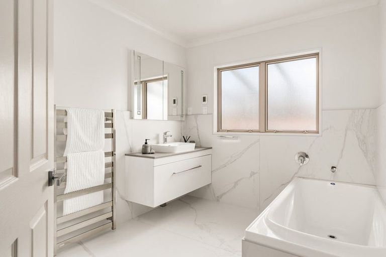 Photo of property in 3 Seaview Road, Otumoetai, Tauranga, 3110