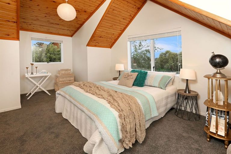 Photo of property in 2/37 Rhinevale Close, Henderson, Auckland, 0612