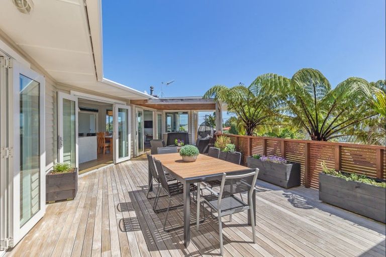 Photo of property in 28 Chester Street, Levin, 5510