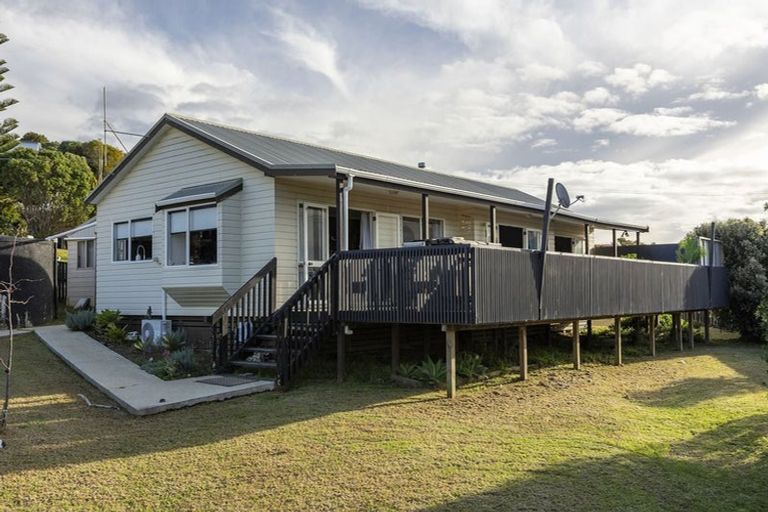 Photo of property in 2 Cable Bay Block Road, Cable Bay, 0420