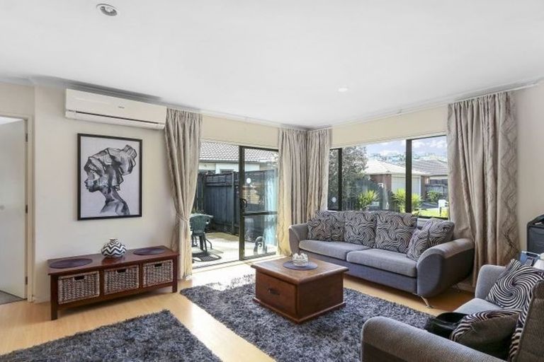 Photo of property in 10 Ettrick Lane, Papakura, 2110