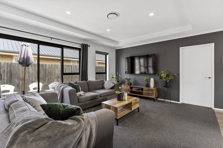 Photo of property in 18 Grey Way, Russley, Christchurch, 8042