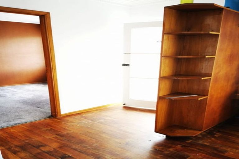 Photo of property in 2/430 Mount Albert Road, Mount Roskill, Auckland, 1041