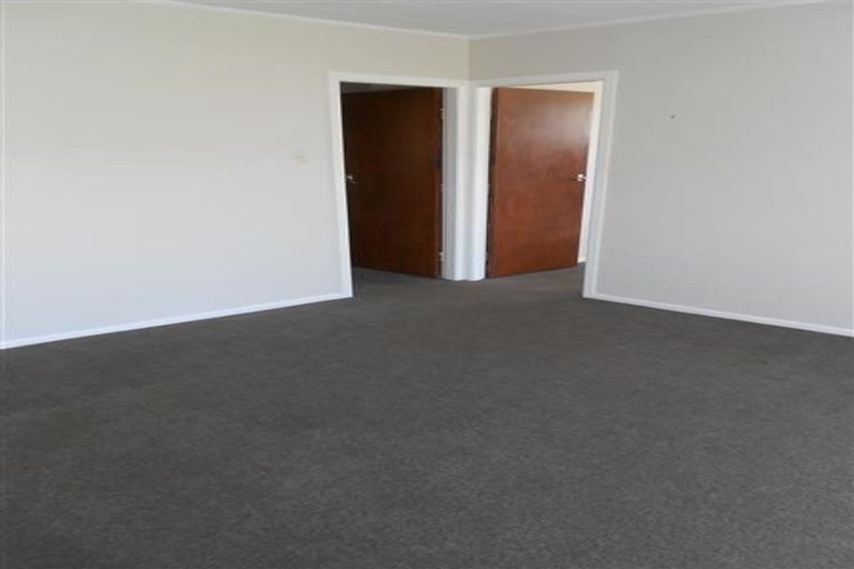 Photo of property in 2/10 Petherick Crescent, Johnsonville, Wellington, 6037