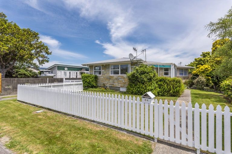 Photo of property in 84 Donovan Road, Paraparaumu Beach, Paraparaumu, 5032