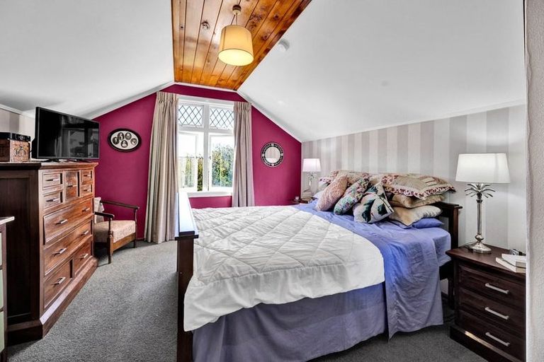 Photo of property in 70 Collins Street, Hawera, 4610